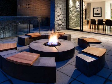 Amazing patio with a Social Series Fire Pit - Sticks and Stones